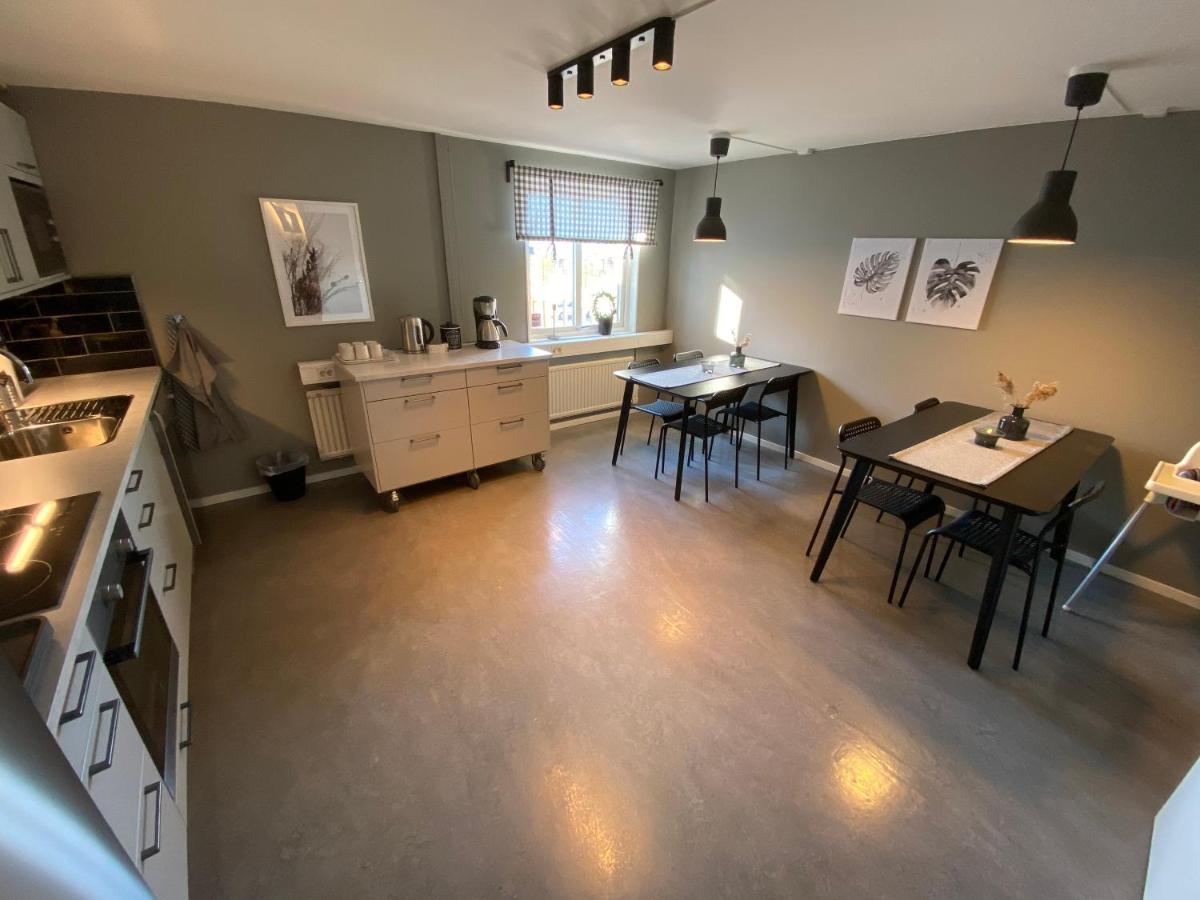 De La Gardie Park Vandrarhem Hostel Lidköping エクステリア 写真
