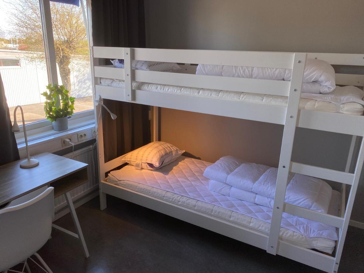 De La Gardie Park Vandrarhem Hostel Lidköping エクステリア 写真