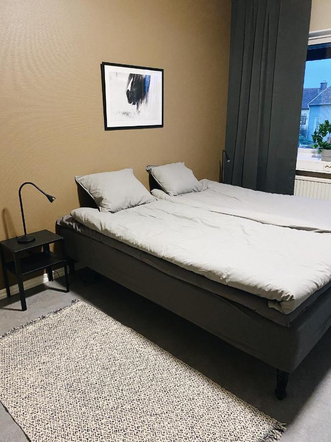 De La Gardie Park Vandrarhem Hostel Lidköping エクステリア 写真