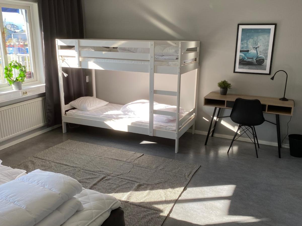 De La Gardie Park Vandrarhem Hostel Lidköping エクステリア 写真
