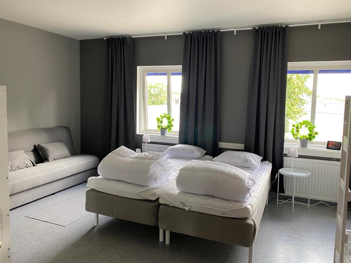 De La Gardie Park Vandrarhem Hostel Lidköping エクステリア 写真