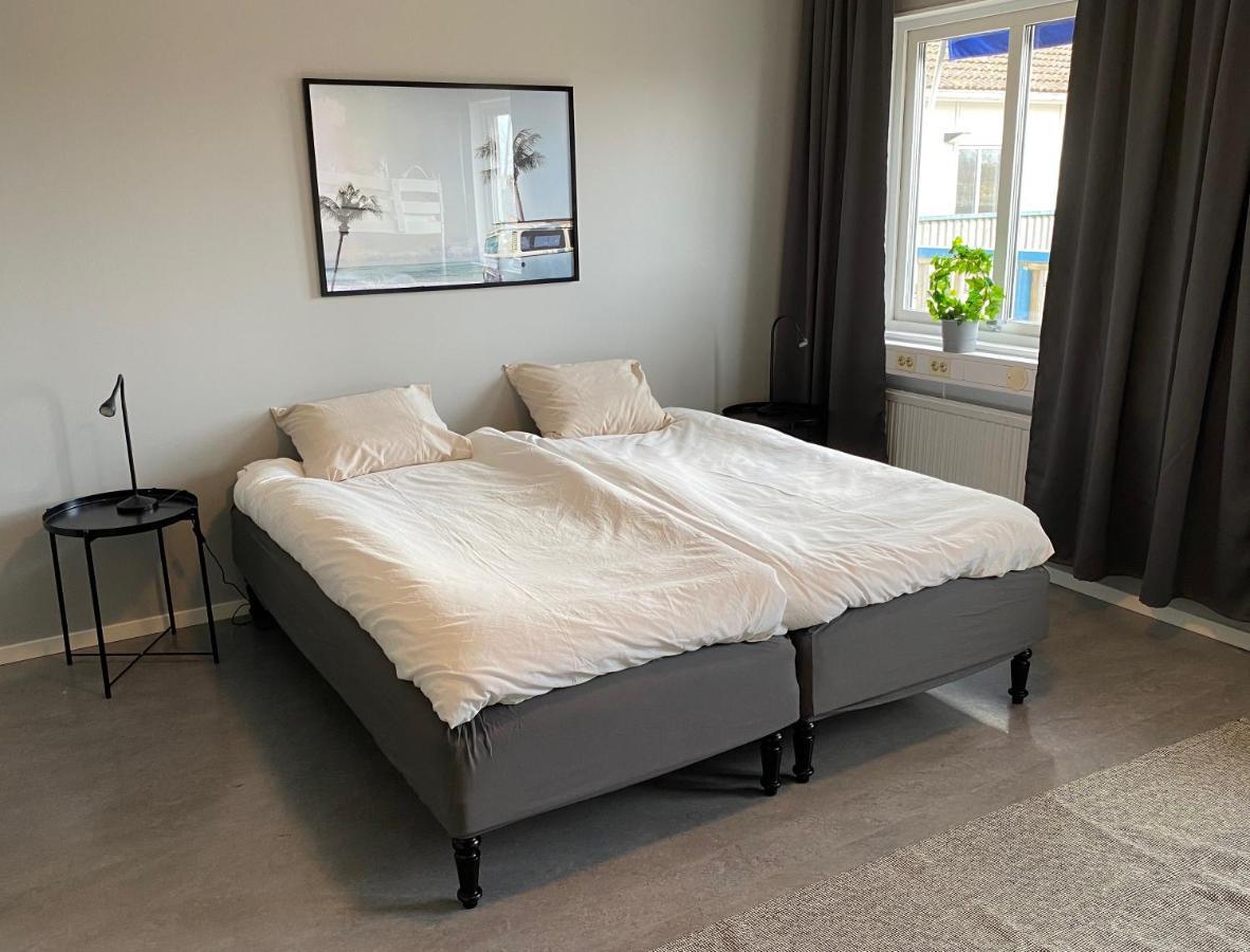 De La Gardie Park Vandrarhem Hostel Lidköping エクステリア 写真