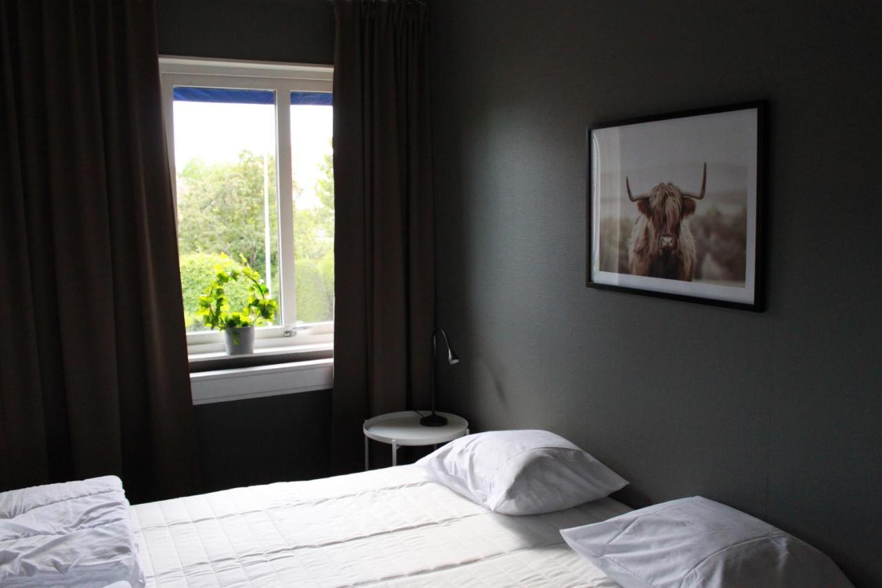 De La Gardie Park Vandrarhem Hostel Lidköping エクステリア 写真