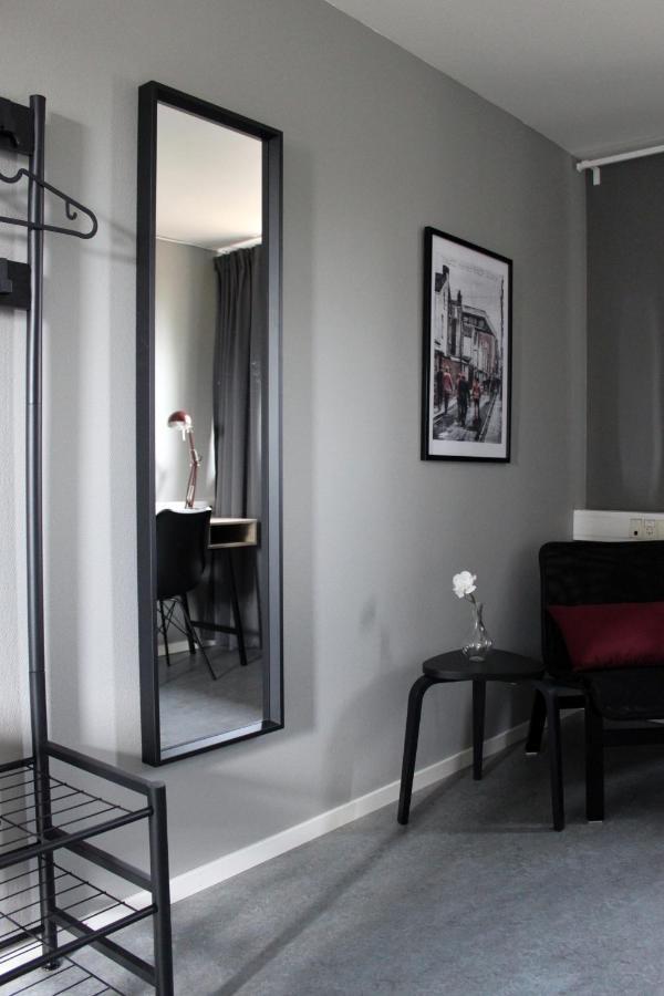 De La Gardie Park Vandrarhem Hostel Lidköping エクステリア 写真