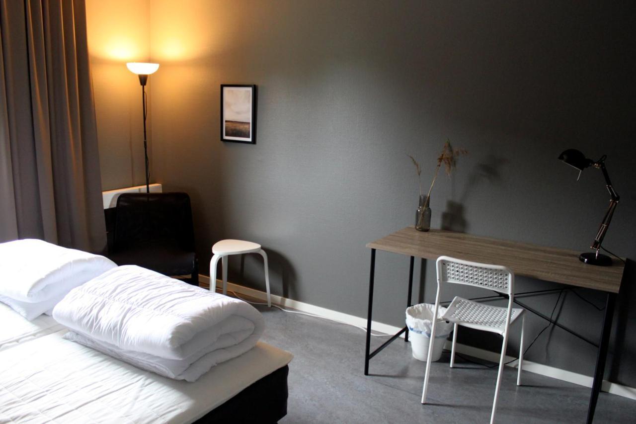 De La Gardie Park Vandrarhem Hostel Lidköping エクステリア 写真