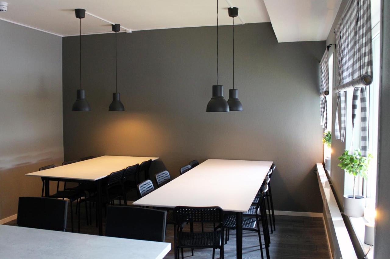 De La Gardie Park Vandrarhem Hostel Lidköping エクステリア 写真