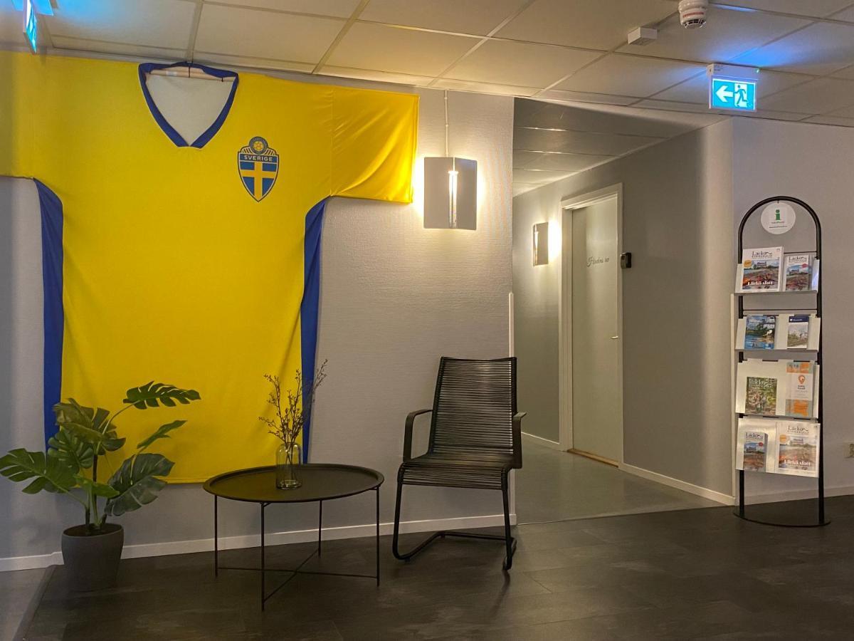 De La Gardie Park Vandrarhem Hostel Lidköping エクステリア 写真