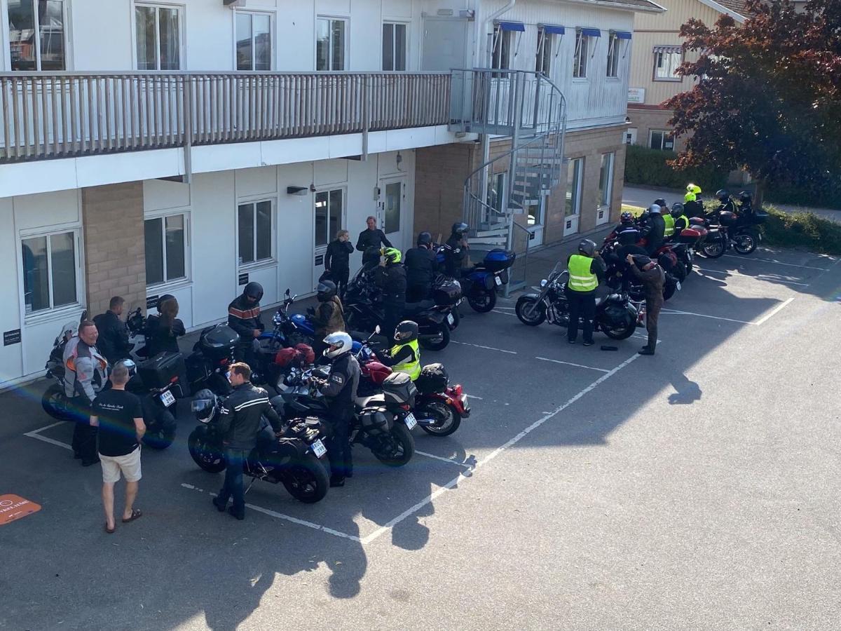 De La Gardie Park Vandrarhem Hostel Lidköping エクステリア 写真